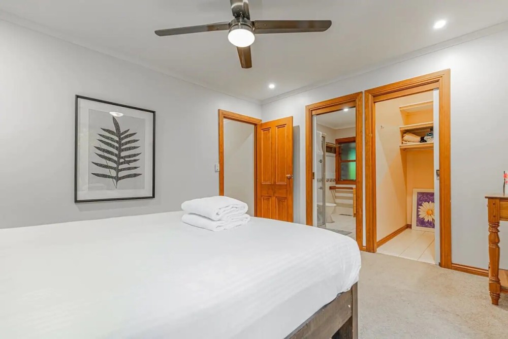 Tranquil 4 bed 2 bath Cottage with fire place — photo 18