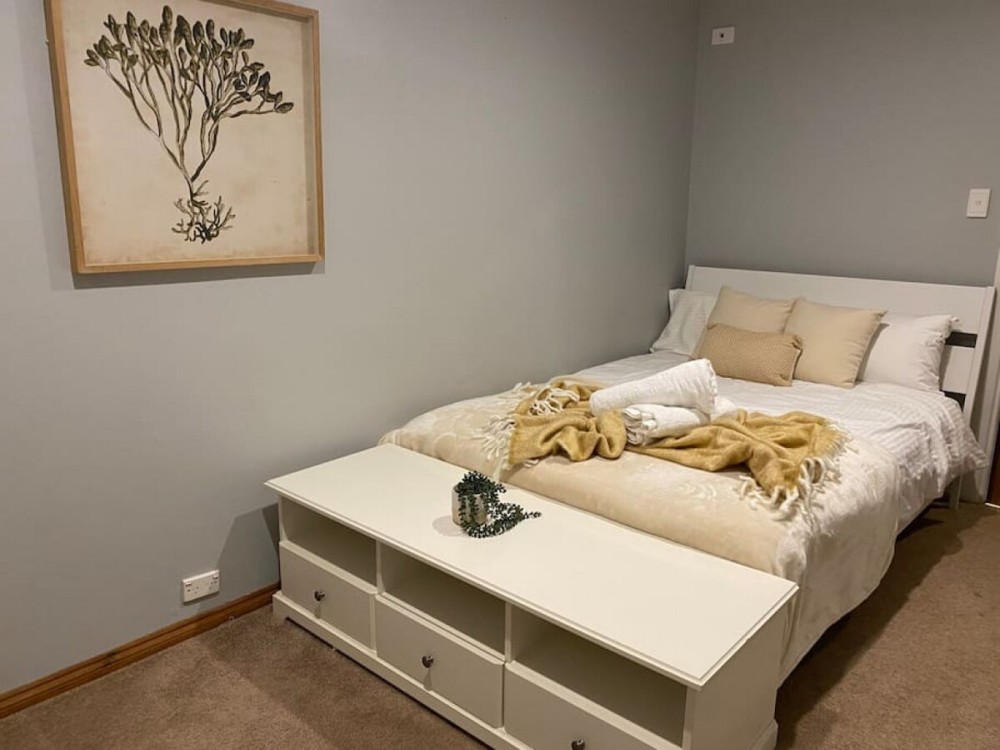 Tranquil 4 bed 2 bath Cottage with fire place — photo 39