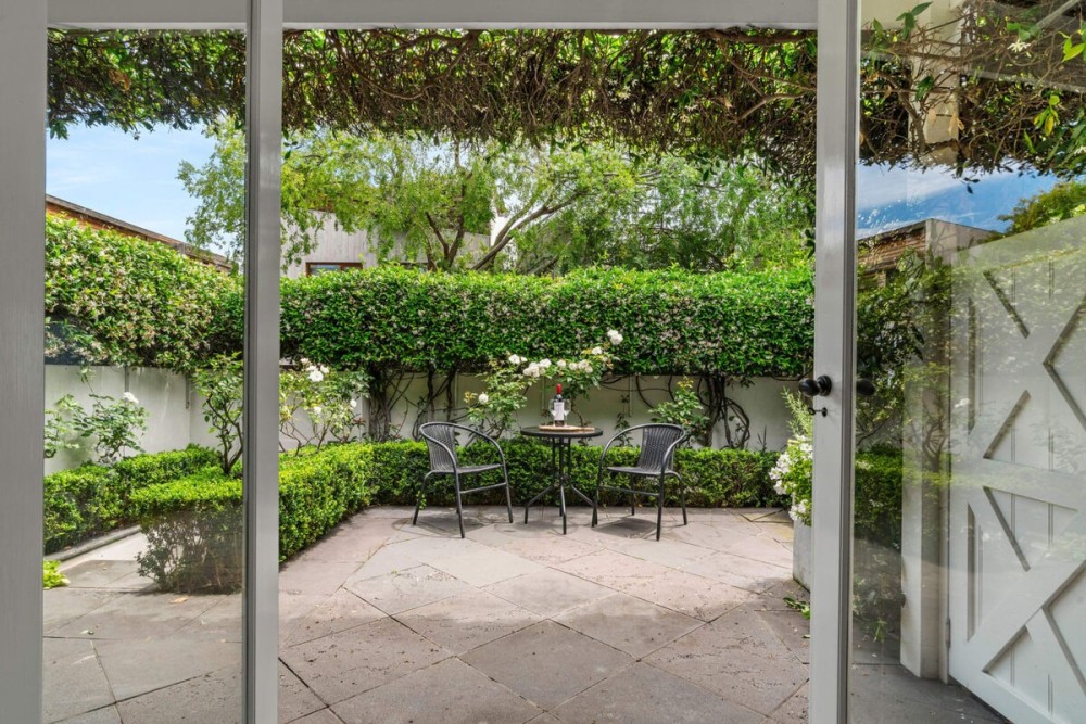 Yarra Cottage | Botanical Gardens & CBD | Carpark — photo 25