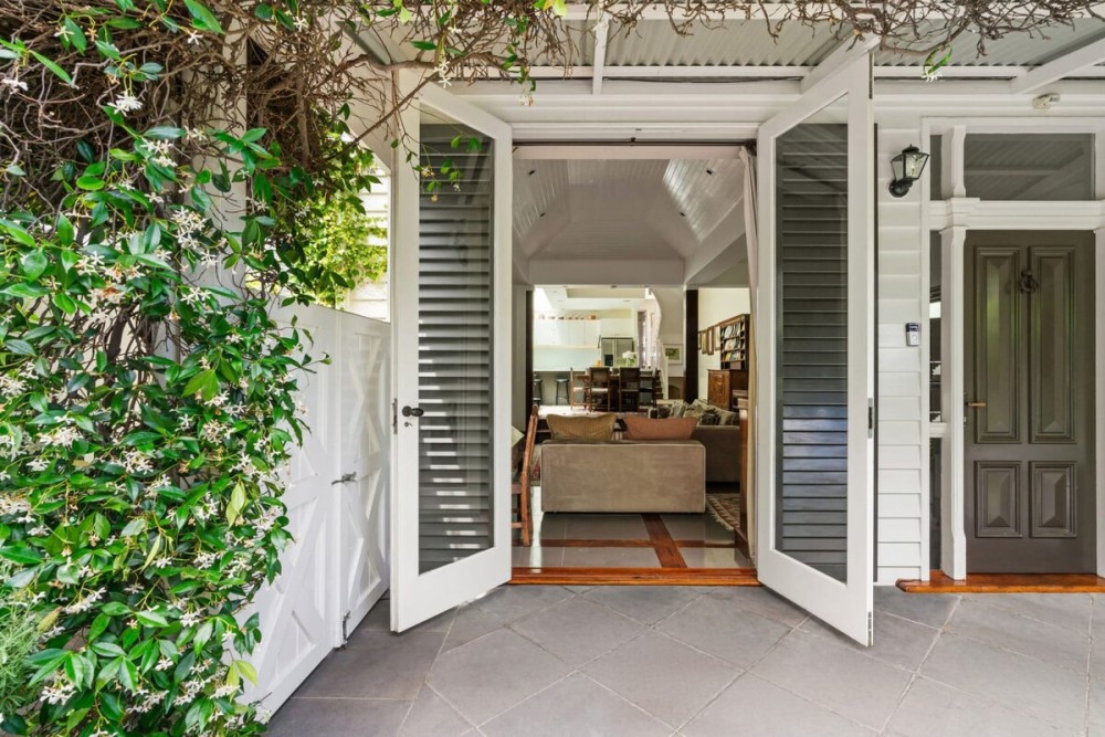 Yarra Cottage | Botanical Gardens & CBD | Carpark — photo 11