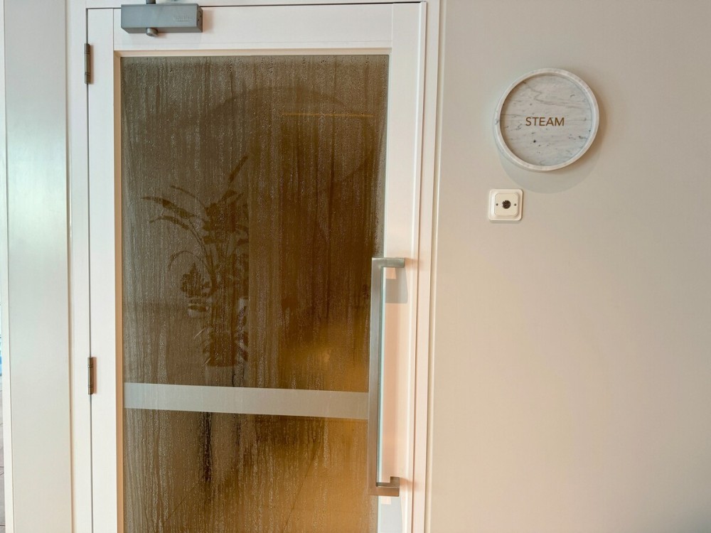 CBD 1BR Retreat | Heated Pool & Gym — photo 32