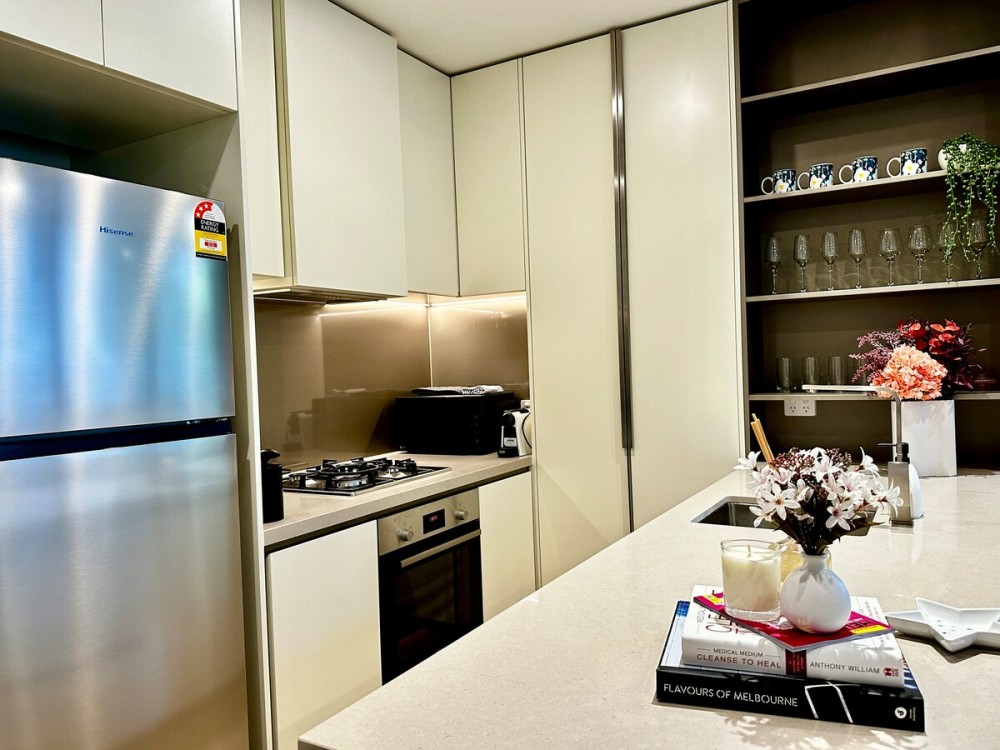 CBD 1BR Retreat | Heated Pool & Gym — photo 17