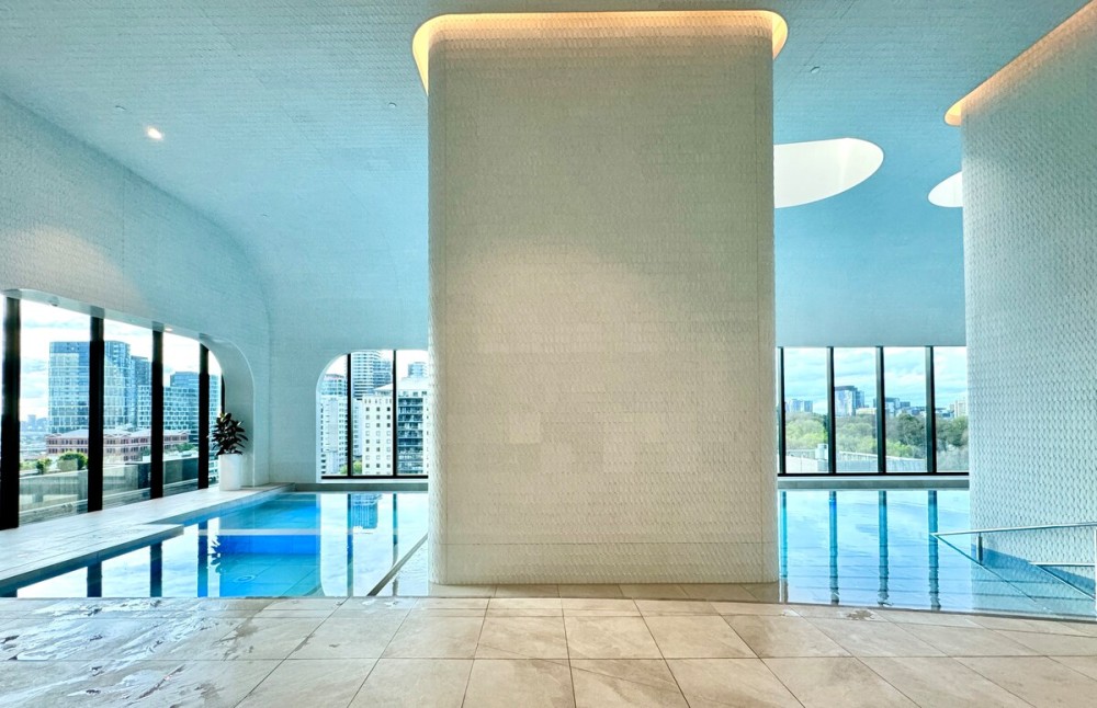 CBD 1BR Retreat | Heated Pool & Gym — photo 27