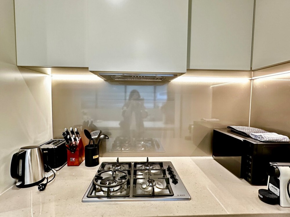 CBD 1BR Retreat | Heated Pool & Gym — photo 25