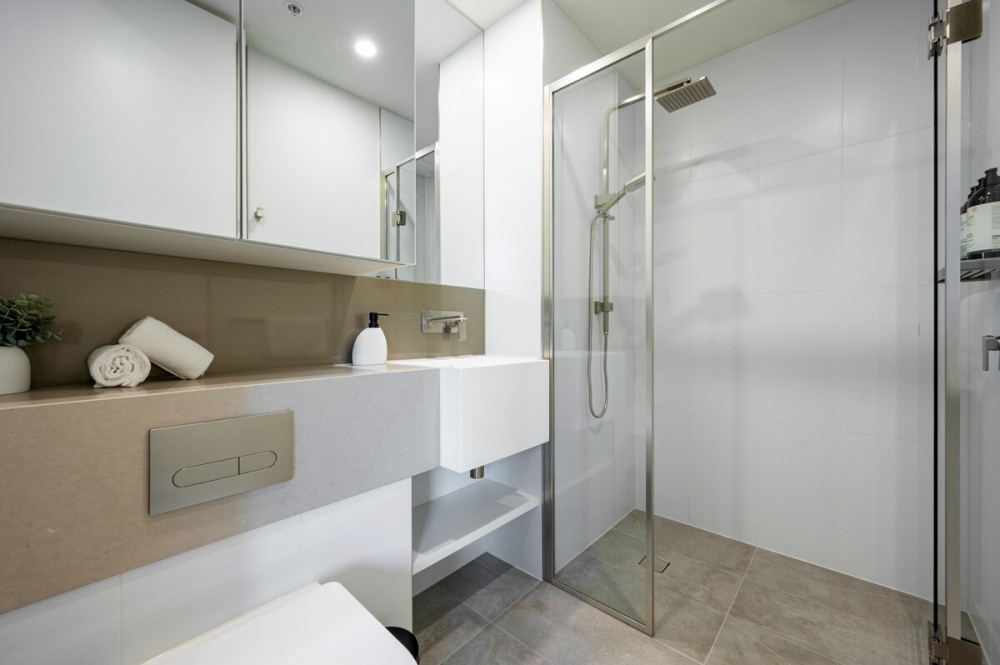 CBD 1BR Retreat | Heated Pool & Gym — photo 22