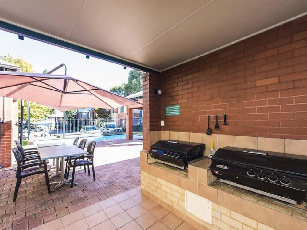 Staywest 40 Subiaco Village swimming pool & spa — photo 14