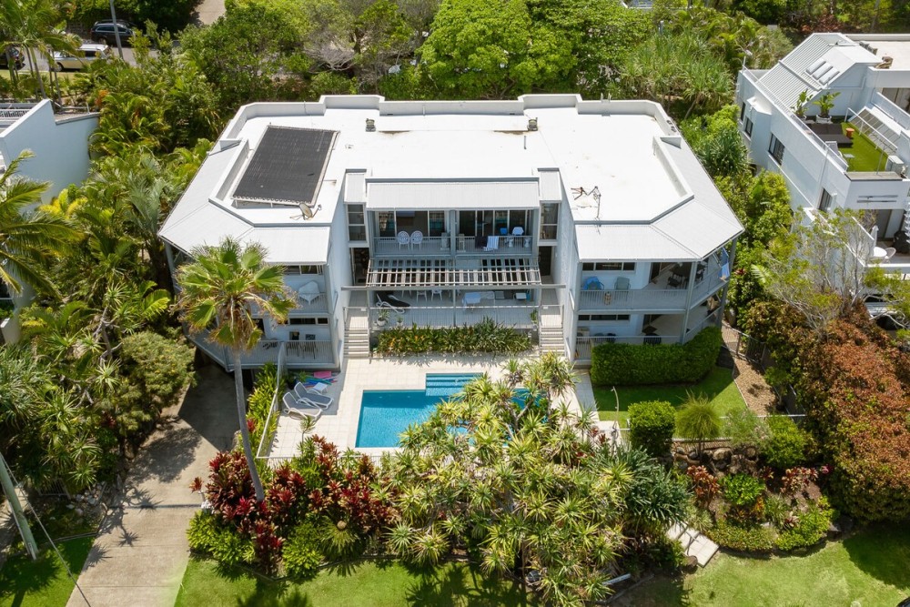 Luxe Beachside Apartment - Heated Pool - SeaViews — photo 17