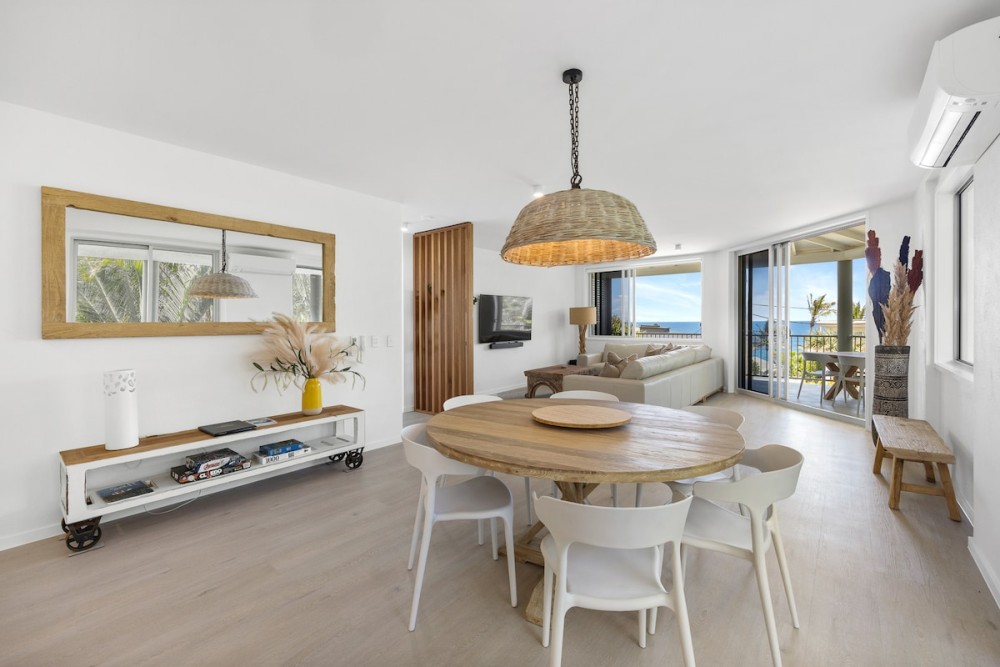 Luxe Beachside Apartment - Heated Pool - SeaViews — photo 6