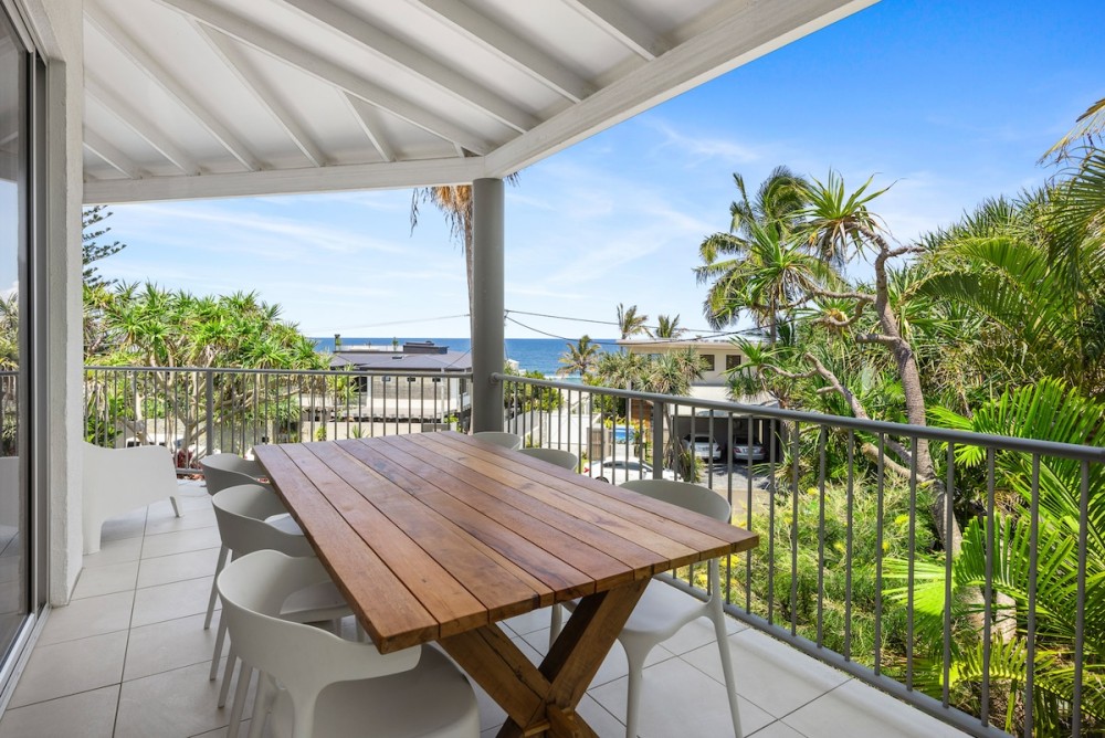 Luxe Beachside Apartment - Heated Pool - SeaViews — photo 13